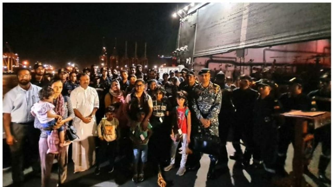 ഓപ്പറേഷൻ കാവേരി; മലയാളികളടക്കം 534 ഇന്ത്യക്കാരെ ജിദ്ദയിലെത്തിച്ചു; പ്രത്യേക വിമാനത്തിൽ നാട്ടിലെത്തിക്കും