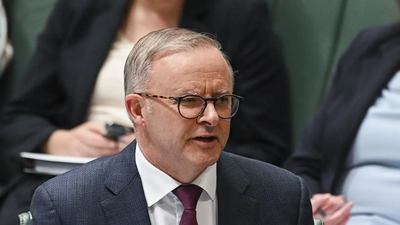 വാടക വീട് ഒഴിയണമെന്ന് പ്രധാനമന്ത്രി, പറ്റില്ലെന്ന് വാടകക്കാരൻ, ഓസ്ട്രേലിയയിൽ വൻ വിവാദം 