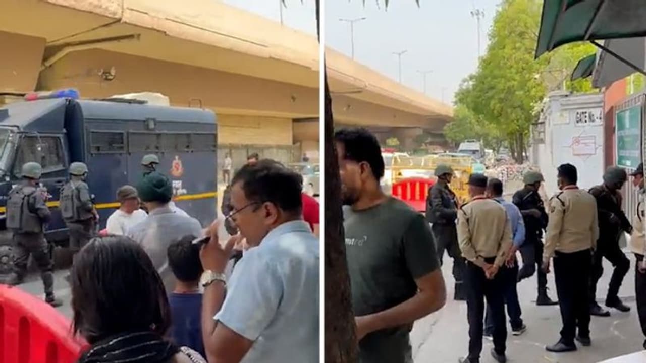 Delhi Public School in Mathura Road receives bomb threat via e mail; investigation underway Delhi Public School in Mathura Road receives bomb threat via e mail; investigation underway