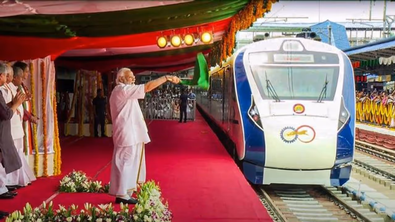 യാത്രികരുടെ എണ്ണത്തില് അമ്പരപ്പിച്ച് കേരളത്തിലെ വന്ദേ ഭാരത്; മലര്ത്തിയടിച്ചത് മുംബൈ ഗുജറാത്ത് ട്രെയിനിനെ! യാത്രികരുടെ എണ്ണത്തില് അമ്പരപ്പിച്ച് കേരളത്തിലെ വന്ദേ ഭാരത്; മലര്ത്തിയടിച്ചത് മുംബൈ ഗുജറാത്ത് ട്രെയിനിനെ!