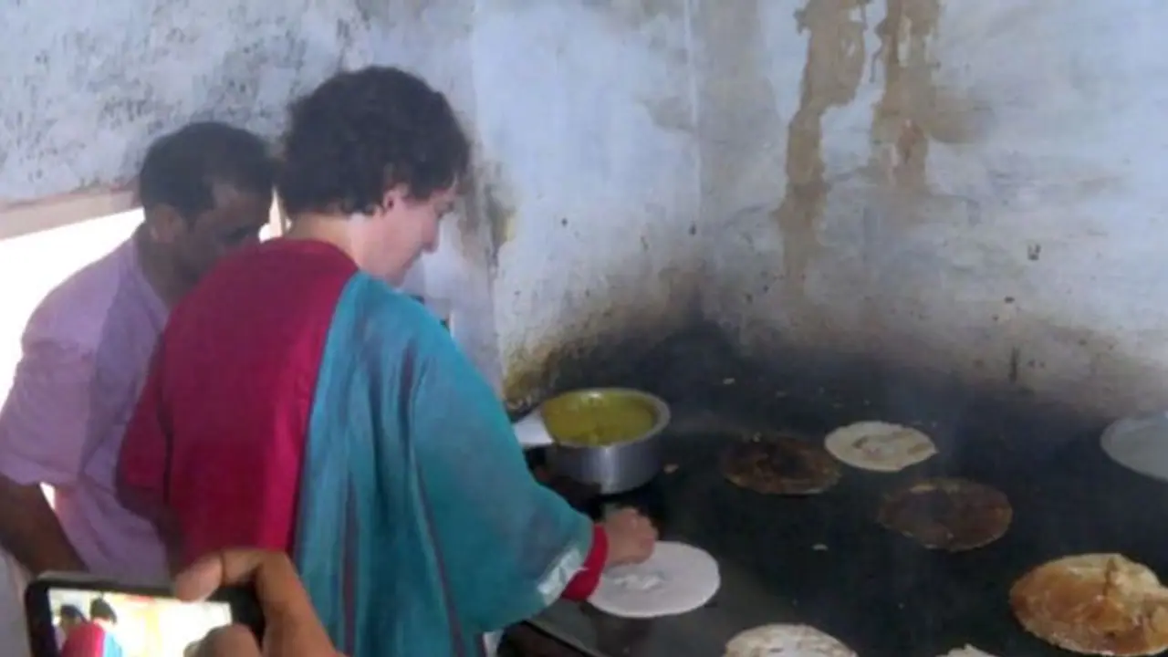Karnataka elections 2023: Priyanka Gandhi makes dosa at Mysore's famous Mylari Hotel (WATCH) Karnataka elections 2023: Priyanka Gandhi makes dosa at Mysore's famous Mylari Hotel (WATCH)