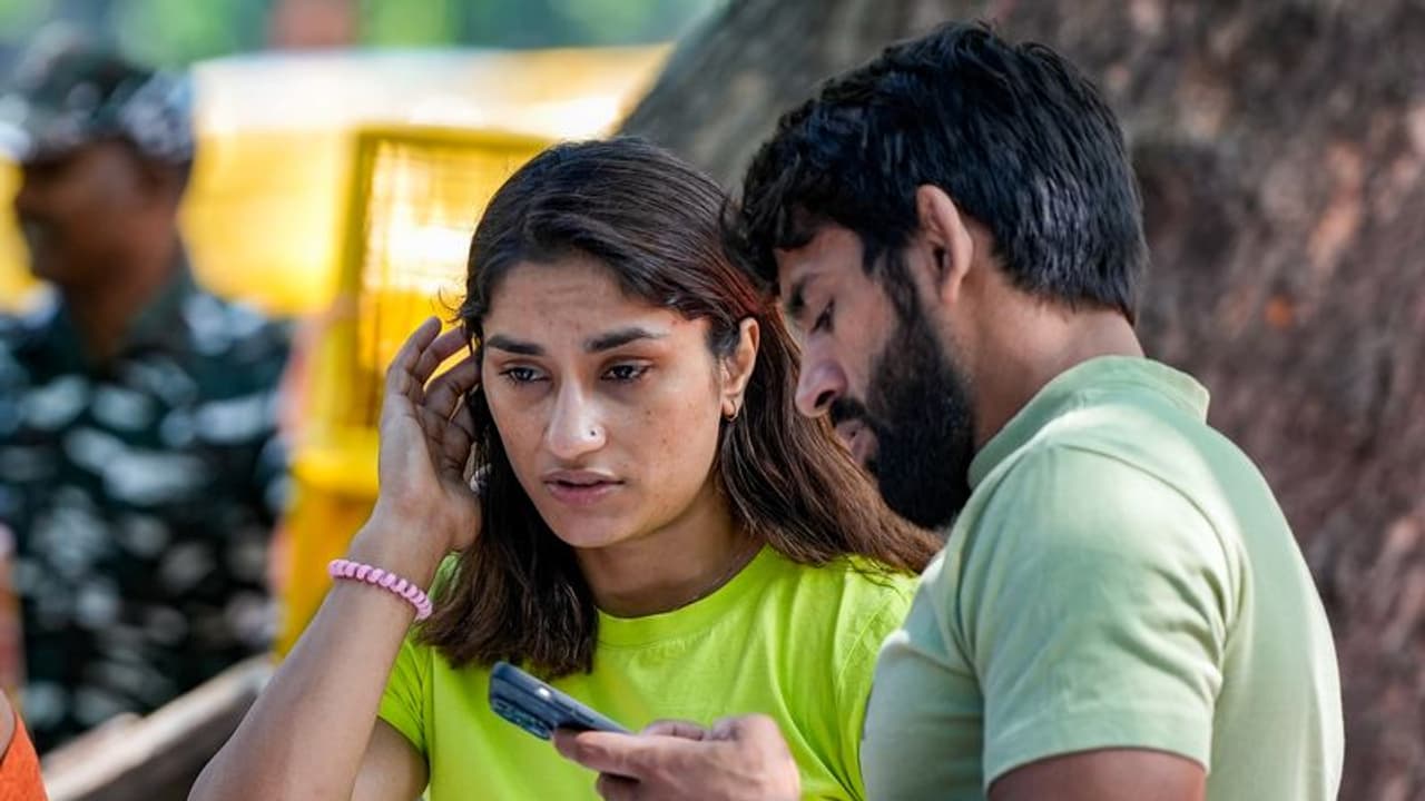 വിനേഷ്, ധൈര്യത്തിലും ധാർമ്മികതയിലും നീ സ്വര്‍ണ്ണമെഡൽ ജേതാവ്; വൈകാരിക കുറിപ്പുമായി ബജ്റംഗ് പൂനിയ