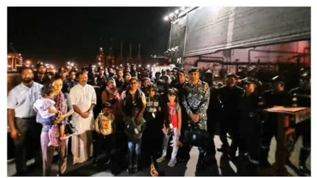 ഓപ്പറേഷൻ കാവേരി: ഇന്ത്യയിലെത്തിക്കുന്ന മലയാളികളെ സംസ്ഥാന സര്ക്കാരിന്റെ ചിലവില് കേരളത്തിലേക്ക് എത്തിക്കും ഓപ്പറേഷൻ കാവേരി: ഇന്ത്യയിലെത്തിക്കുന്ന മലയാളികളെ സംസ്ഥാന സര്ക്കാരിന്റെ ചിലവില് കേരളത്തിലേക്ക് എത്തിക്കും