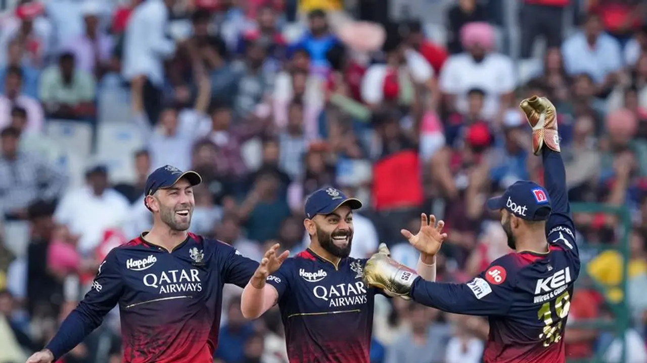 കോലിയെ തളയ്‌ക്കാന്‍ കെകെആര്‍ വിയര്‍ക്കും; പേസ‍ര്‍മാര്‍ അടി വാങ്ങി വലയുമെന്ന് കണക്കുകള്‍ 