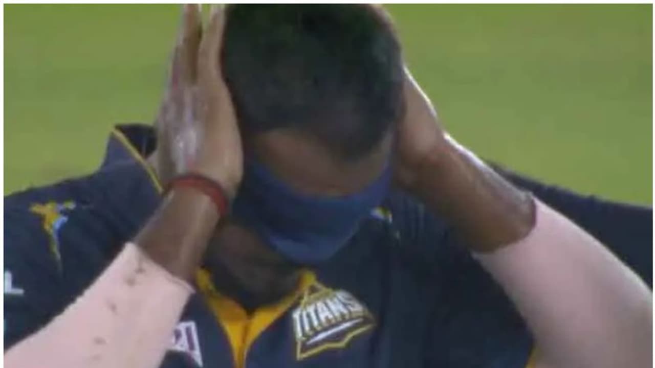 'ഒറ്റയടിക്ക് ഏഴോ എട്ടോ കിലോ കുറഞ്ഞു', യഷ് ദയാലിന്റെ അവസ്ഥയിൽ വേദനിച്ച് ആരാധകർ; സീസണിൽ ഇനി കളിക്കില്ല? 'ഒറ്റയടിക്ക് ഏഴോ എട്ടോ കിലോ കുറഞ്ഞു', യഷ് ദയാലിന്റെ അവസ്ഥയിൽ വേദനിച്ച് ആരാധകർ; സീസണിൽ ഇനി കളിക്കില്ല?