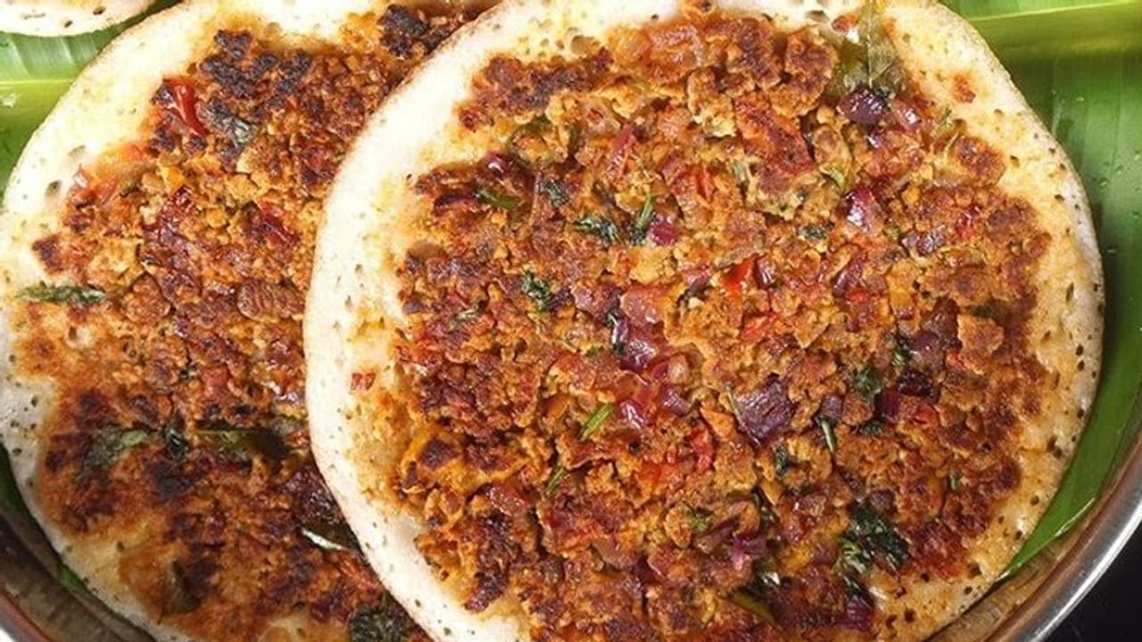 சுட சுட இப்படி முட்டை மசாலா தோசை சுட்டு கொடுத்தா 10 கூட சாப்பிடுவாங்க ! நீங்களும் 1 முறை ட்ரை பண்ணி பாருங்க !