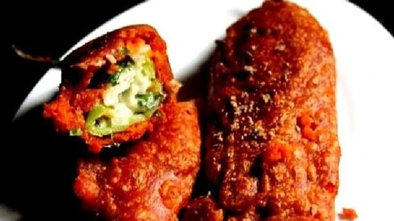 ஈவ்னிங் ஸ்னாக்ஸிற்கு பெஸ்ட் குட்டிஸ்கள் விரும்பி சாப்பிடும் கிரிஸ்பி அண்ட் கிரன்ச்சி சில்லி சீஸ் பஜ்ஜி! ஈவ்னிங் ஸ்னாக்ஸிற்கு பெஸ்ட் குட்டிஸ்கள் விரும்பி சாப்பிடும் கிரிஸ்பி அண்ட் கிரன்ச்சி சில்லி சீஸ் பஜ்ஜி!