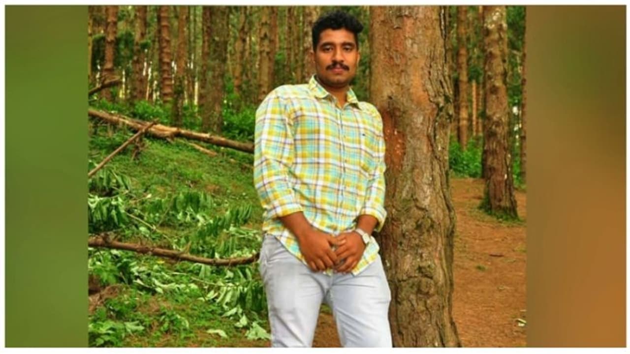 കുതിരപ്പുറത്ത് നിന്ന് വീണ് പരിക്കേറ്റ യുവാവ് മരിച്ചു; അപകടം മത്സരത്തിനായുള്ള പരിശീലനത്തിനിടെ കുതിരപ്പുറത്ത് നിന്ന് വീണ് പരിക്കേറ്റ യുവാവ് മരിച്ചു; അപകടം മത്സരത്തിനായുള്ള പരിശീലനത്തിനിടെ