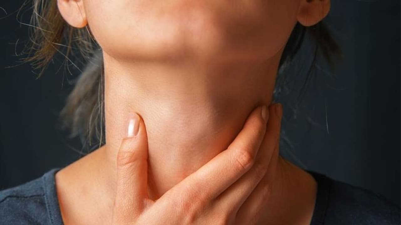 തൈറോയ്ഡ് ക്യാൻസർ ; ലക്ഷണങ്ങൾ അറിയാം 