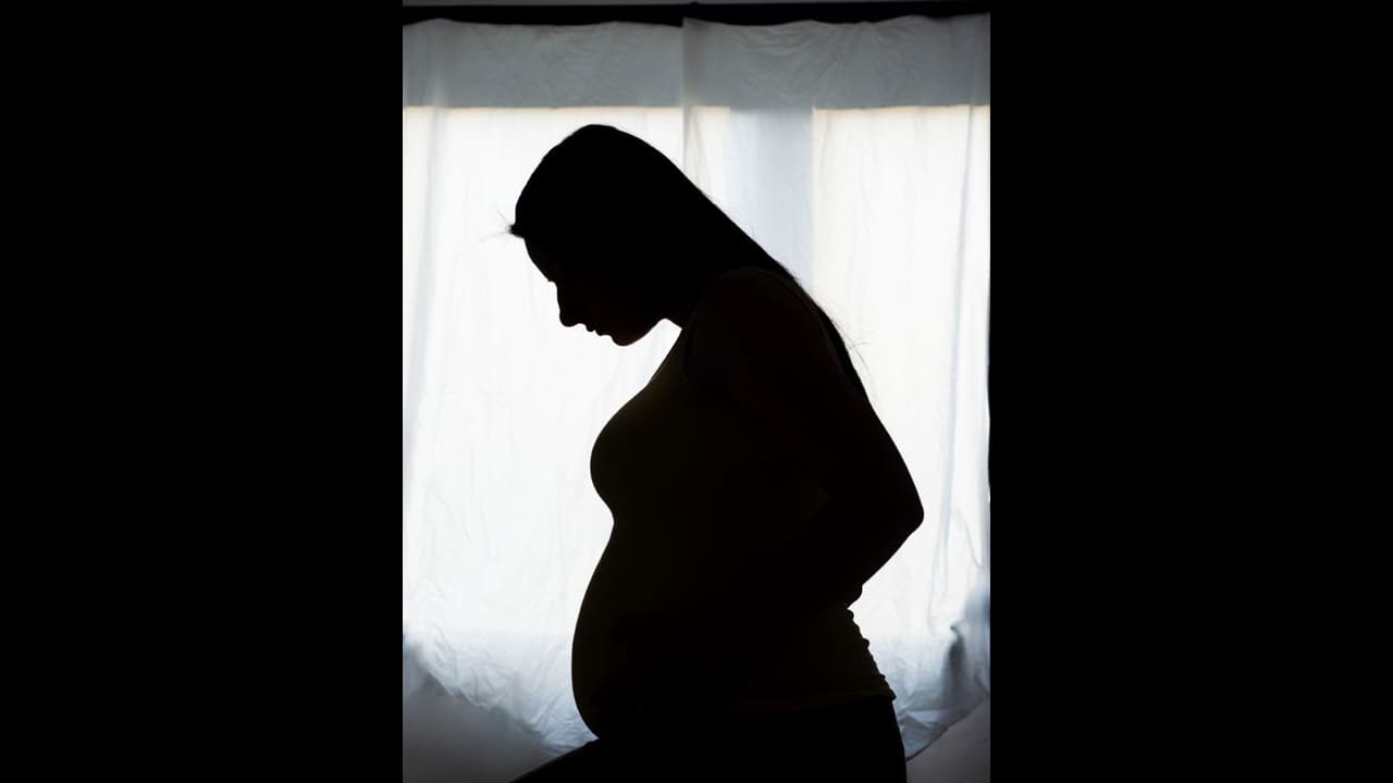 గుజరాత్ హైకోర్టులో మనుస్మృతి ప్రస్తావన.. ‘మైనర్లుగా ఉన్నప్పుడే గర్భం దాల్చేవారు’ గుజరాత్ హైకోర్టులో మనుస్మృతి ప్రస్తావన.. ‘మైనర్లుగా ఉన్నప్పుడే గర్భం దాల్చేవారు’