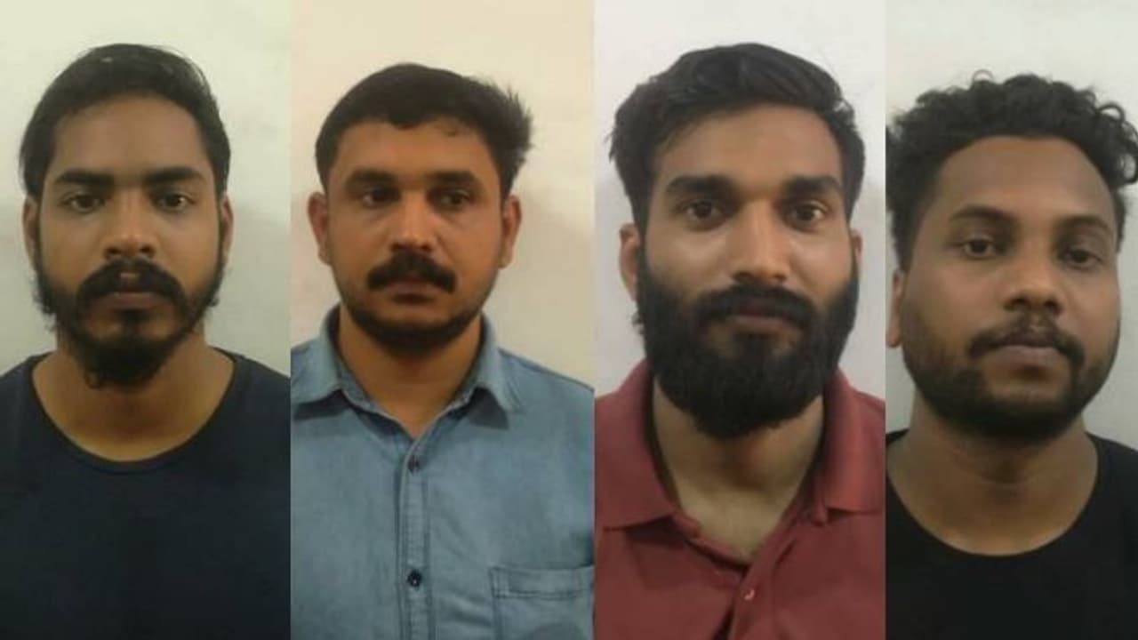 കോഴിക്കോട് യുവാവിനെ വെട്ടിപ്പരിക്കേൽപ്പിച്ചു, പ്രതികൾ കർണാടകയിൽ പിടികൾ കോഴിക്കോട് യുവാവിനെ വെട്ടിപ്പരിക്കേൽപ്പിച്ചു, പ്രതികൾ കർണാടകയിൽ പിടികൾ