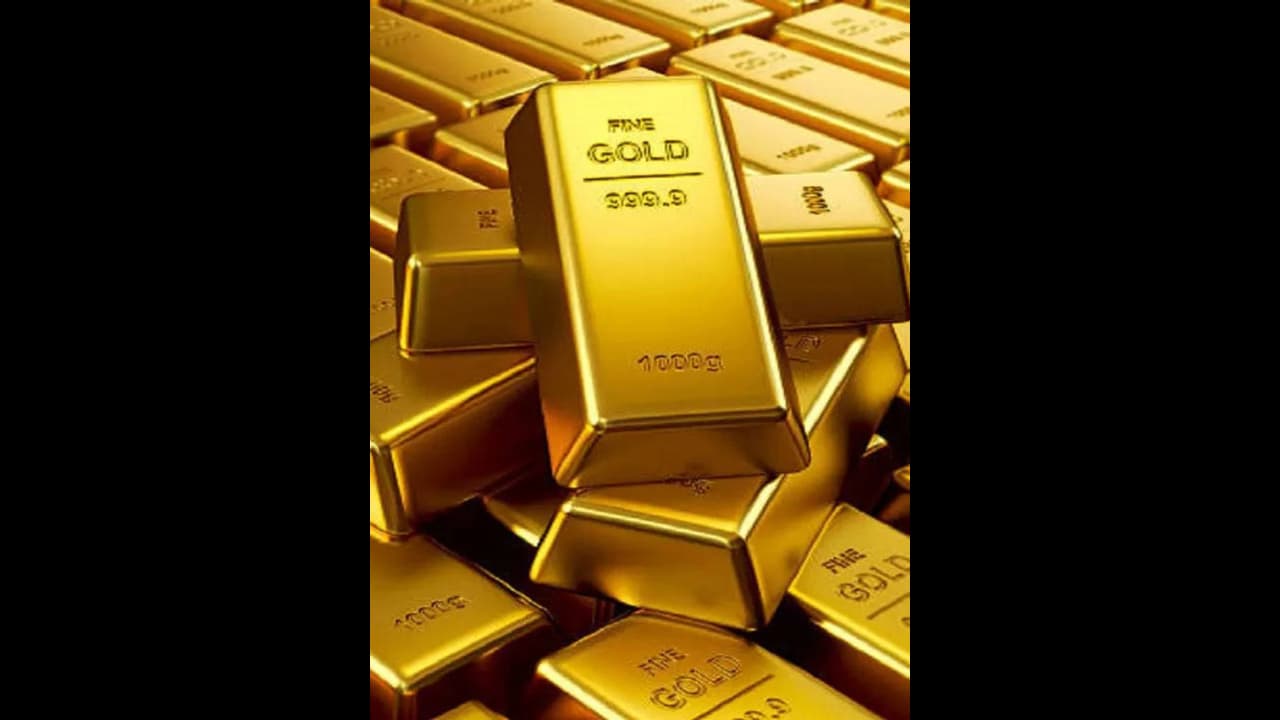 ఎంతకి తెగించార్రా .. పురీషనాళంలో దాచి బంగారం తరలింపు , విలువ ఎంతో తెలుసా..?