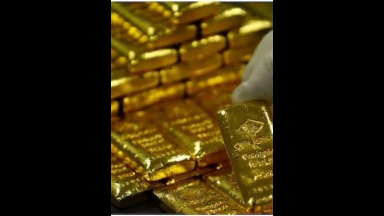 வருமான வரித்துறை அதிகாரி‌ வீட்டில் 50 சவரன் நகை கொள்ளை; மிளகாய் பொடி தூவிவிட்டு தப்பியோட்டம்