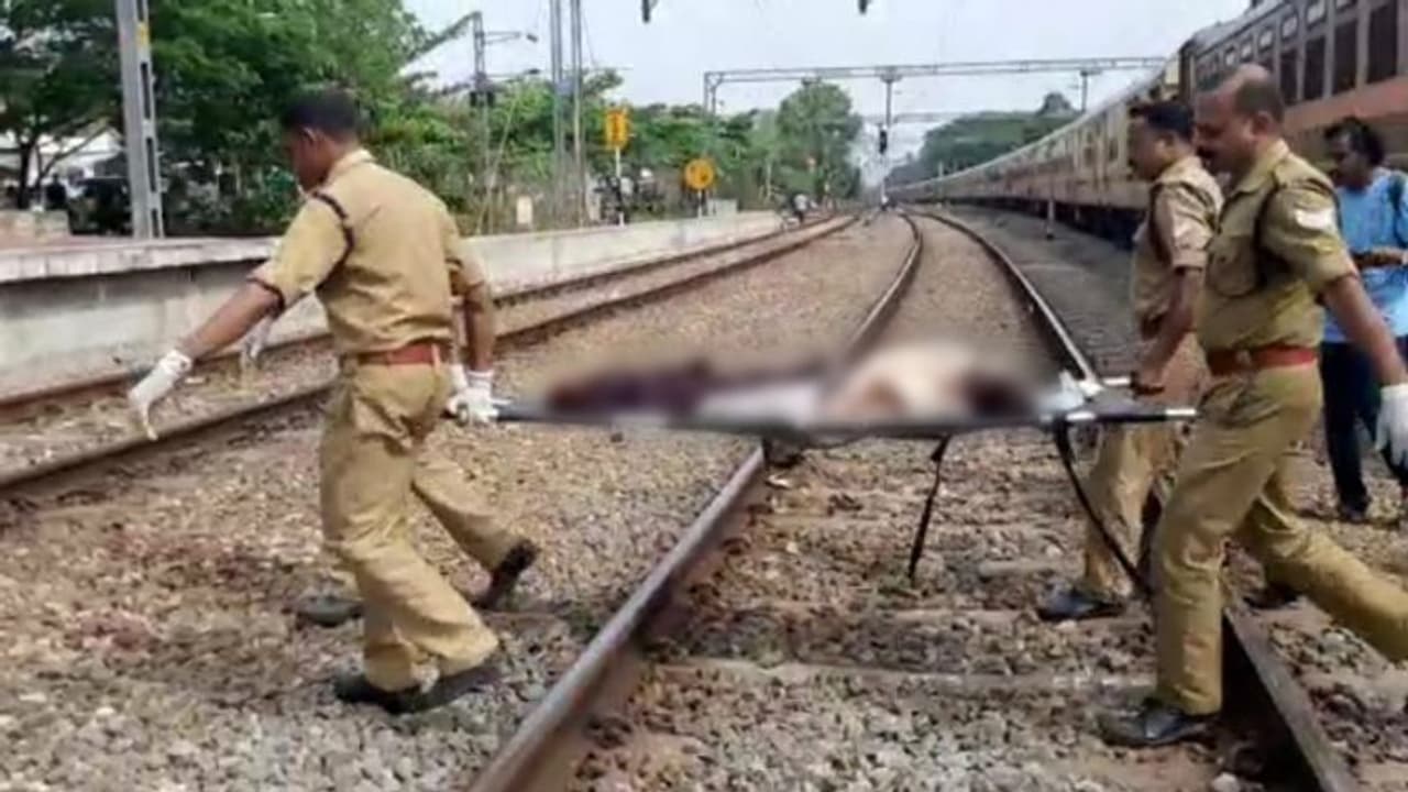 ട്രെയിന്‍ ഇടിച്ചു, എന്‍ജിനിലെ കമ്പി വയറിലൂടെ തുളച്ച് കയറി; വര്‍ക്കലയില്‍ 65കാരന് ദാരുണാന്ത്യം
