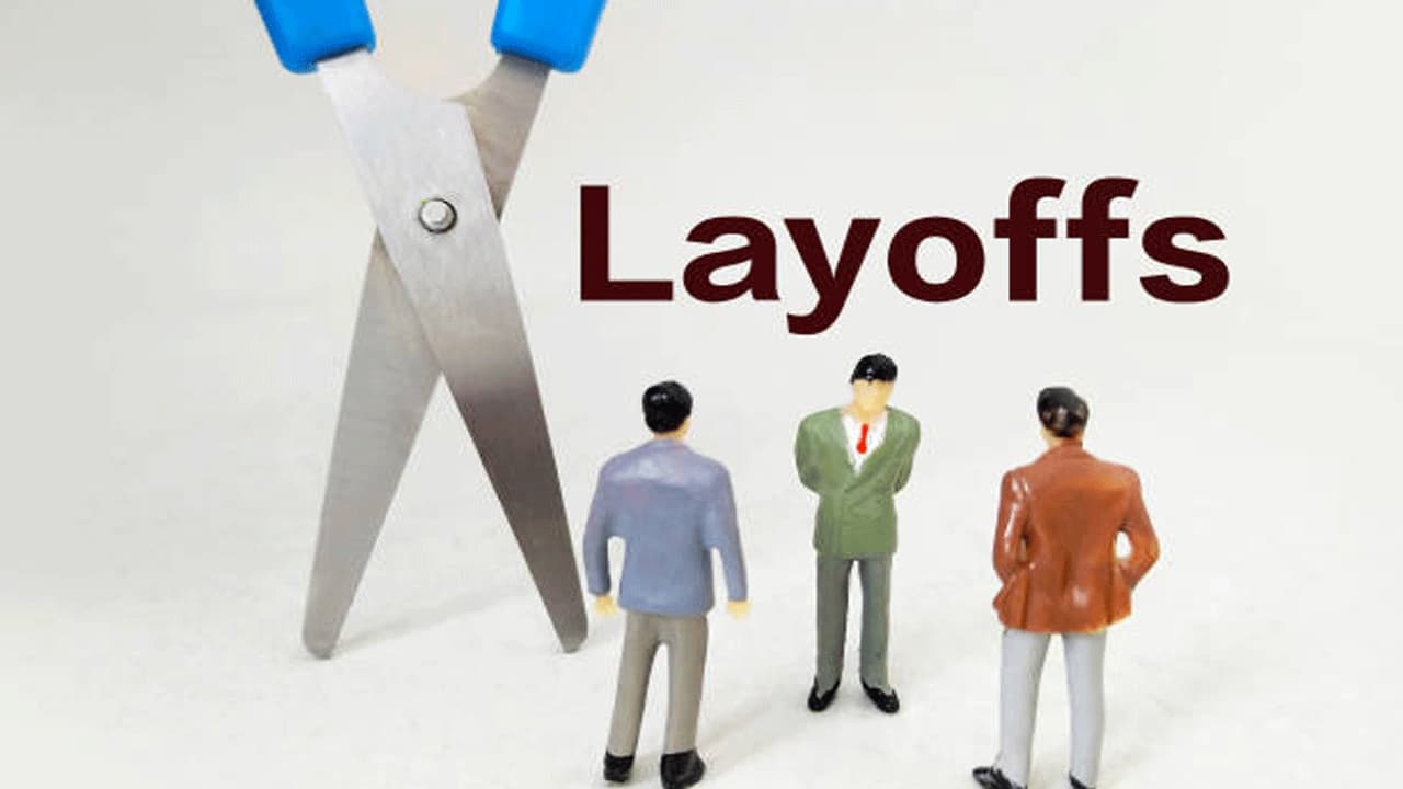 ఉద్యోగులకు టెక్ కంపెనీల షాక్.. ఈ ఏడాదిలో ఇప్పటివరకు 2,26,000 తొలగింపులు ఉద్యోగులకు టెక్ కంపెనీల షాక్.. ఈ ఏడాదిలో ఇప్పటివరకు 2,26,000 తొలగింపులు