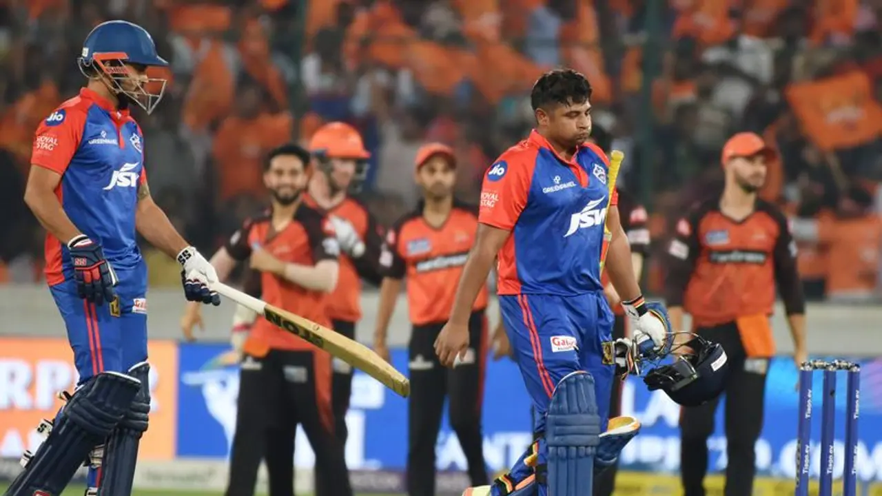 DC vs SRH: டெல்லியில் ரசிகர்களுக்கிடையில் மோதல்: இருக்கைகள் சேதம்! DC vs SRH: டெல்லியில் ரசிகர்களுக்கிடையில் மோதல்: இருக்கைகள் சேதம்!