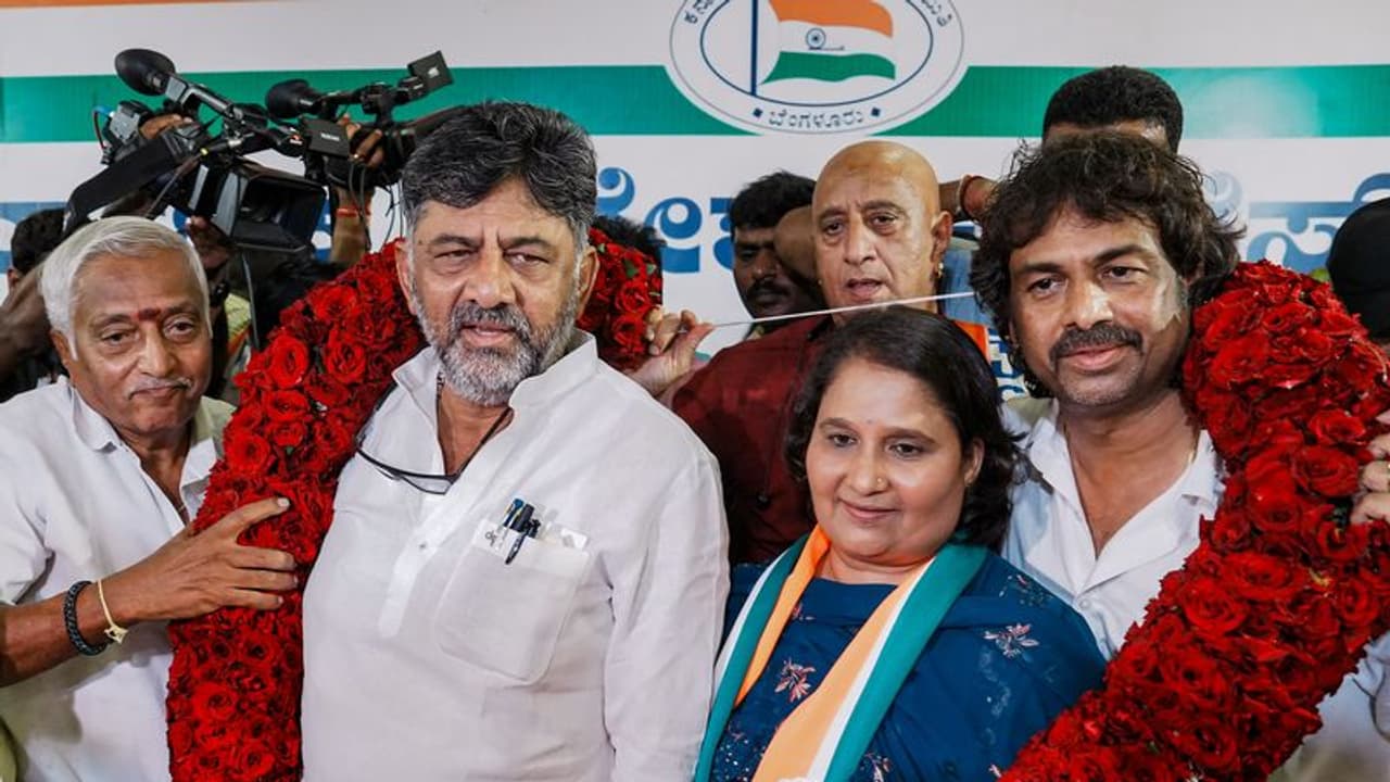 Lok Sabha Election 2024: ತಂದೆ ಬಂಗಾರಪ್ಪನವರೇ ನನಗೆ ಆದರ್ಶ: ಗೀತಾ ಶಿವರಾಜ್ಮಾರ್ Lok Sabha Election 2024: ತಂದೆ ಬಂಗಾರಪ್ಪನವರೇ ನನಗೆ ಆದರ್ಶ: ಗೀತಾ ಶಿವರಾಜ್ಮಾರ್
