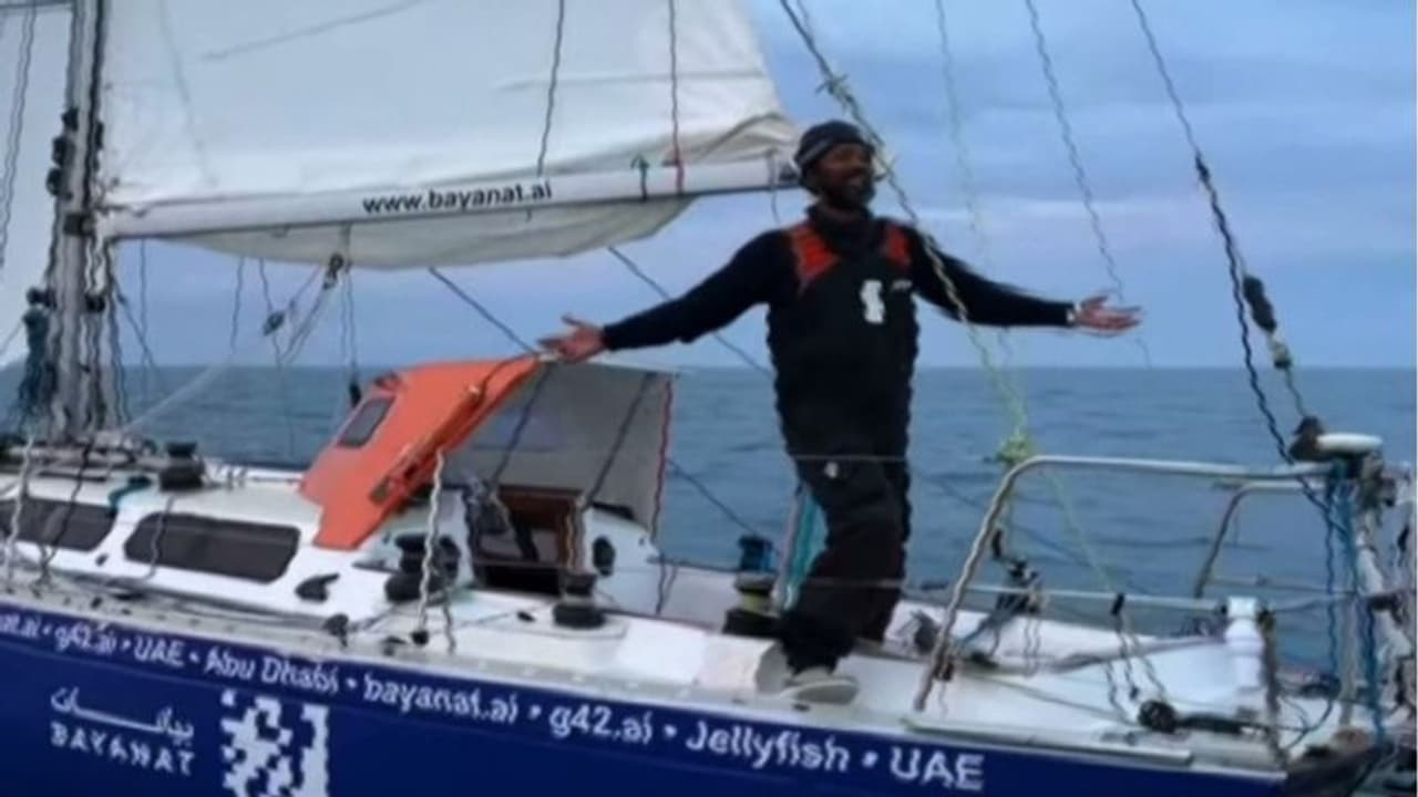 ചരിത്രം കുറിച്ച് അഭിലാഷ് ടോമി; ഗോൾഡൻ ഗ്ലോബ് റേസിൽ രണ്ടാം സ്ഥാനം; നേട്ടം കൈവരിക്കുന്ന ആദ്യ ഏഷ്യക്കാരൻ ചരിത്രം കുറിച്ച് അഭിലാഷ് ടോമി; ഗോൾഡൻ ഗ്ലോബ് റേസിൽ രണ്ടാം സ്ഥാനം; നേട്ടം കൈവരിക്കുന്ന ആദ്യ ഏഷ്യക്കാരൻ