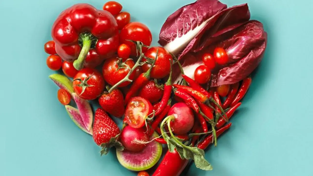 ഹൃദയത്തെ സംരക്ഷിക്കാൻ ഡയറ്റില് ഉള്പ്പെടുത്താം ഈ പഴങ്ങളും പച്ചക്കറികളും... ഹൃദയത്തെ സംരക്ഷിക്കാൻ ഡയറ്റില് ഉള്പ്പെടുത്താം ഈ പഴങ്ങളും പച്ചക്കറികളും...