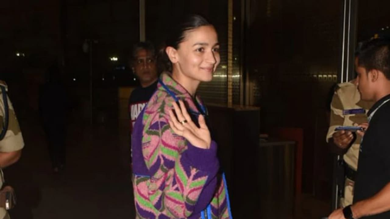 മെറ്റ് ഗാലയില്‍ തിളങ്ങാൻ ആലിയ, നടി യാത്ര തിരിച്ചു