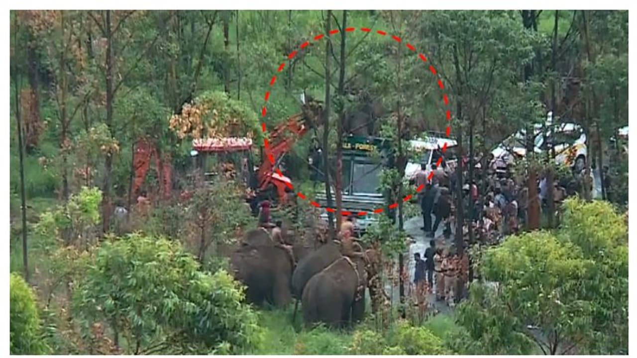 അരിക്കൊമ്പൻ പെരിയാറിലേക്ക്; സീനിയറോട വനമേഖലയിലേക്ക് മാറ്റും, കുമളിയിൽ നിരോധനാജ്ഞ അരിക്കൊമ്പൻ പെരിയാറിലേക്ക്; സീനിയറോട വനമേഖലയിലേക്ക് മാറ്റും, കുമളിയിൽ നിരോധനാജ്ഞ