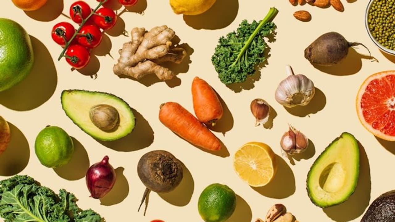 മുടിയുടെ ആരോഗ്യത്തിനായി ഡയറ്റിൽ ഉൾപ്പെടുത്തേണ്ട അഞ്ച് ഭക്ഷണങ്ങൾ 