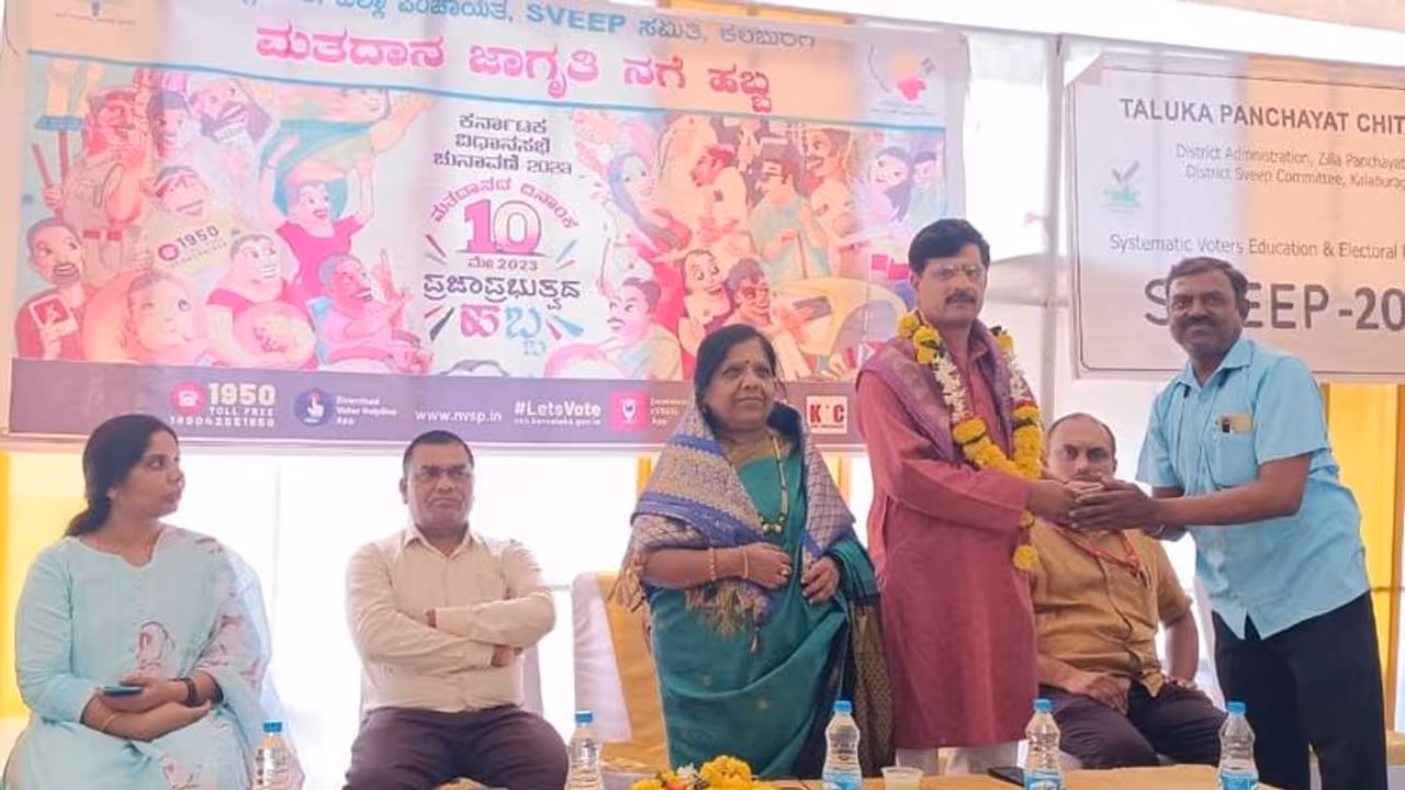 ಮತದಾನದ ಜಾಗೃತಿಗಾಗಿ ನಗೆ ಹಬ್ಬ: ಮತದಾನದ ಮಹತ್ವ ತಿಳಿಸಿದ ಹಾಸ್ಯ ಕಲಾವಿದೆ ಇಂದುಮತಿ