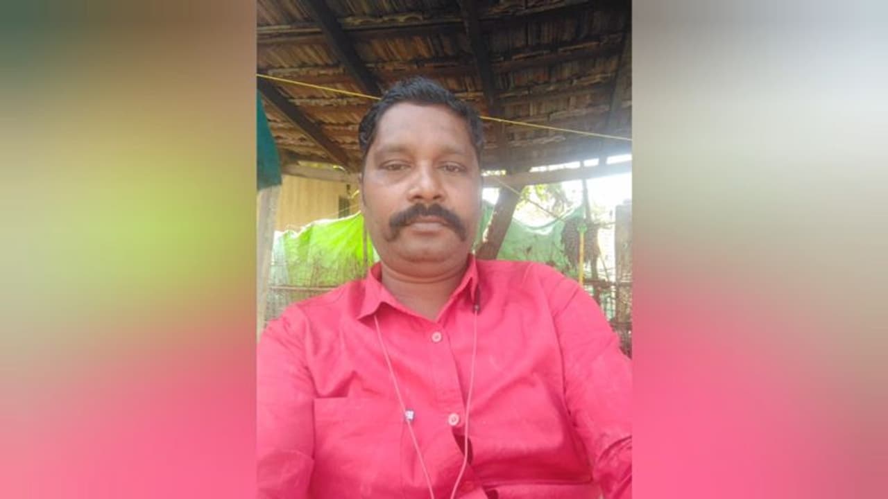 திருச்சியில் காவல் நிலையத்தில் புகாரளிக்க வந்த முதல்நிலை காவலர் தீக்குளித்து தற்கொலை திருச்சியில் காவல் நிலையத்தில் புகாரளிக்க வந்த முதல்நிலை காவலர் தீக்குளித்து தற்கொலை