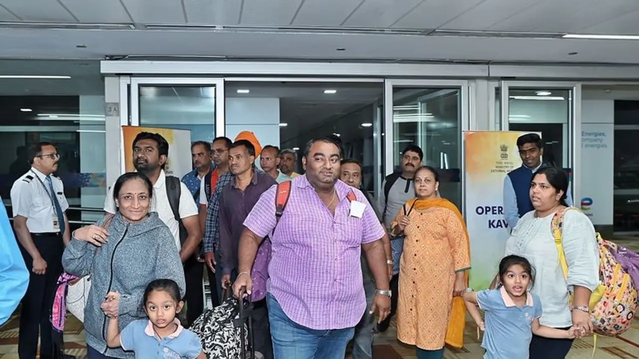 Operation Kaveri: 365 మంది భారతీయుతో సూడాన్ నుంచి స్వదేశానికి మరో బ్యాచ్ Operation Kaveri: 365 మంది భారతీయుతో సూడాన్ నుంచి స్వదేశానికి మరో బ్యాచ్
