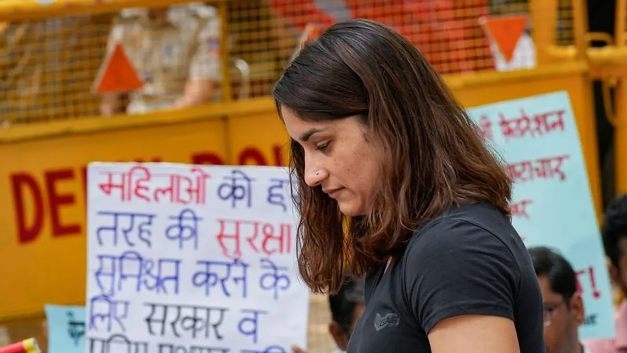 'ഖേൽരത്നയും അർജുന അവാർഡും തിരികെ നൽകും'; പ്രധാനമന്ത്രിക്ക് തുറന്ന കത്തുമായി വിനേഷ് ഫോഗട്ട് 'ഖേൽരത്നയും അർജുന അവാർഡും തിരികെ നൽകും'; പ്രധാനമന്ത്രിക്ക് തുറന്ന കത്തുമായി വിനേഷ് ഫോഗട്ട്