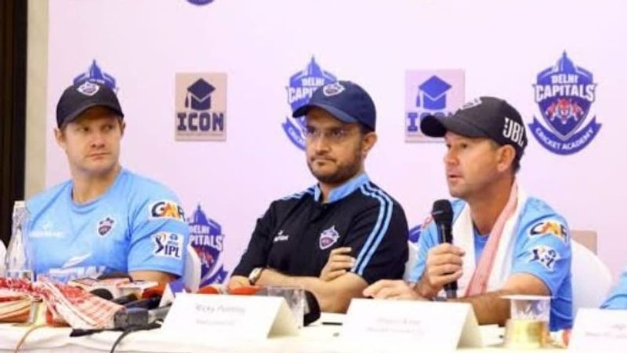 ഡഗ് ഔട്ടിലിരിക്കുന്നത് ഇതിഹാസങ്ങള്,എന്നിട്ടും മണ്ടത്തരത്തിന് കുറവില്ല;പോണ്ടിംഗിനും ഗാംഗുലിക്കുമെതിരെ ആരാധകര് ഡഗ് ഔട്ടിലിരിക്കുന്നത് ഇതിഹാസങ്ങള്,എന്നിട്ടും മണ്ടത്തരത്തിന് കുറവില്ല;പോണ്ടിംഗിനും ഗാംഗുലിക്കുമെതിരെ ആരാധകര്