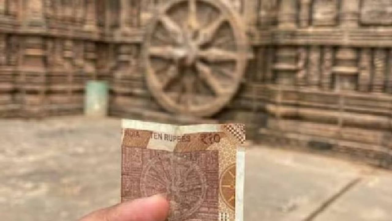 സോഷ്യൽ മീഡിയയിൽ ട്രെൻഡിങ്ങായി ഇന്ത്യൻ കറൻസി ട്രാവൽ; അടുത്തറിയാം ഇന്ത്യൻ കറൻസി നോട്ടുകളിലെ അടയാളപ്പെടുത്തലുകൾ