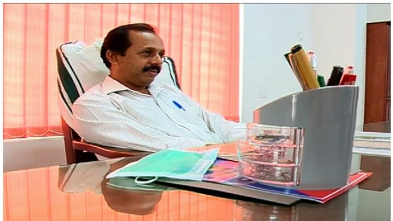 സിനിമാ നടനായ റിട്ട. ഡിവൈ.എസ്പിക്കെതിരെ പീഡനകേസ്; സിനിമാതാരത്തെ പീഡിപ്പിക്കാൻ ശ്രമിച്ചെന്ന് പരാതി സിനിമാ നടനായ റിട്ട. ഡിവൈ.എസ്പിക്കെതിരെ പീഡനകേസ്; സിനിമാതാരത്തെ പീഡിപ്പിക്കാൻ ശ്രമിച്ചെന്ന് പരാതി