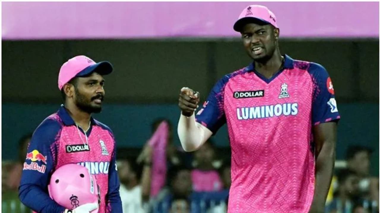 രാജസ്ഥാന്റെ തോല്വിയുടെ കാരണങ്ങള്, 'ഹോള്ഡ്' നഷ്ടമാക്കിയ സഞ്ജു, തുടരെ അബദ്ധങ്ങൾ, എന്ത് പറ്റിയെന്ന് ആരാധകർ രാജസ്ഥാന്റെ തോല്വിയുടെ കാരണങ്ങള്, 'ഹോള്ഡ്' നഷ്ടമാക്കിയ സഞ്ജു, തുടരെ അബദ്ധങ്ങൾ, എന്ത് പറ്റിയെന്ന് ആരാധകർ