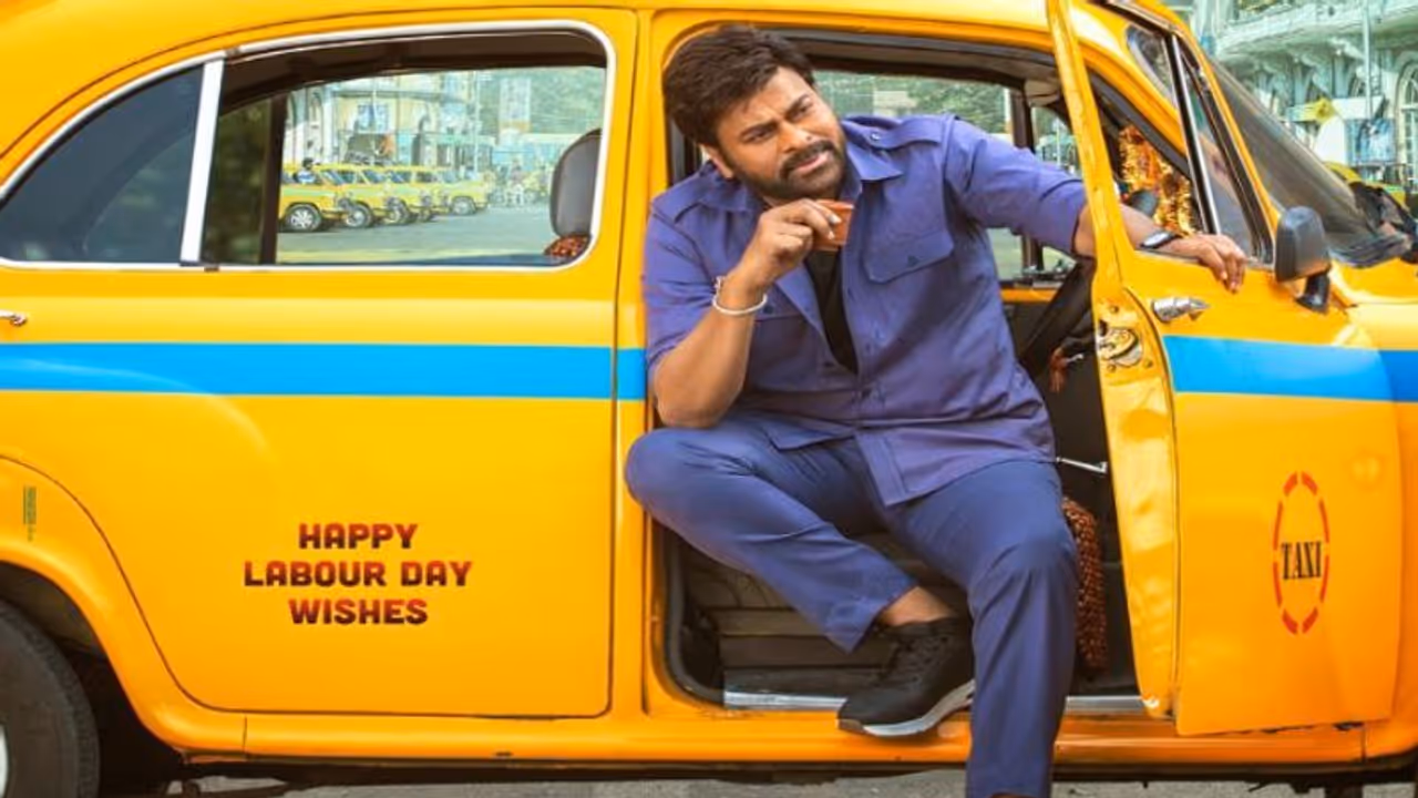 టాక్సీ డ్రైవర్గా మారిన చిరంజీవి.. మేడే స్పెషల్గా `భోళా శంకర్` కొత్త లుక్.. షూటింగ్ డిటెయిల్స్ టాక్సీ డ్రైవర్గా మారిన చిరంజీవి.. మేడే స్పెషల్గా `భోళా శంకర్` కొత్త లుక్.. షూటింగ్ డిటెయిల్స్