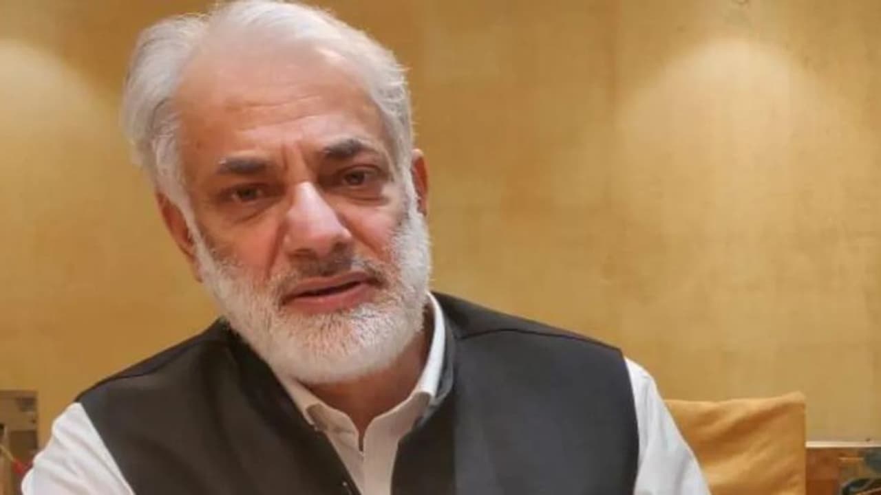 கல்லூரி வேலையை உதறிவிட்டு போட்டித் தேர்வு எழுத பயிற்சி அளிக்கும் பேராசிரியர்! கல்லூரி வேலையை உதறிவிட்டு போட்டித் தேர்வு எழுத பயிற்சி அளிக்கும் பேராசிரியர்!