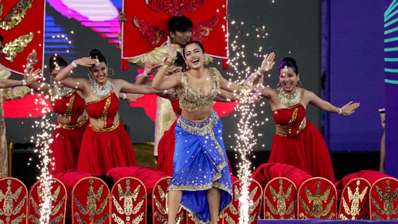 എം എസ് ധോണിയോ രോഹിത് ശര്മ്മയോ അല്ല; പ്രിയ ഐപിഎല് താരത്തിന്റെ പേരുമായി രശ്മിക മന്ദാന എം എസ് ധോണിയോ രോഹിത് ശര്മ്മയോ അല്ല; പ്രിയ ഐപിഎല് താരത്തിന്റെ പേരുമായി രശ്മിക മന്ദാന