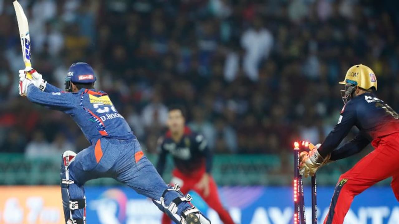 രാഹുല് ബാറ്റിംഗിനെത്തിയത് അവസാനക്കാരനായി! ലഖ്നൗവിനോട് പകരം വീട്ടി ആര്സിബി, 18 റണ്സ് ജയം രാഹുല് ബാറ്റിംഗിനെത്തിയത് അവസാനക്കാരനായി! ലഖ്നൗവിനോട് പകരം വീട്ടി ആര്സിബി, 18 റണ്സ് ജയം