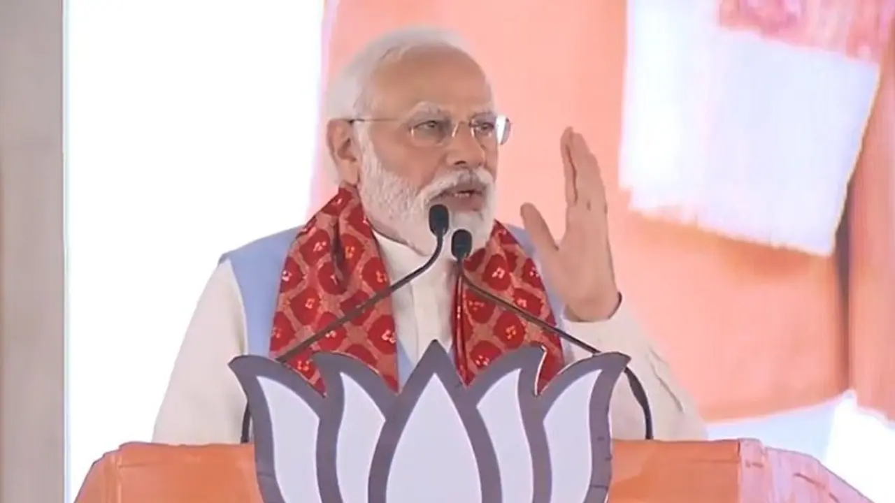 ಬಜರಂಗದಳ ನಿಷೇಧಿಸುವ ಕಾಂಗ್ರೆಸ್ ಪ್ರಣಾಳಿಕೆ ವಿರುದ್ಧ ಹನುಮ ಜನ್ಮಸ್ಥಳದಲ್ಲಿ ಪ್ರಧಾನಿ ಮೋದಿ ವಾಗ್ದಾಳಿ! ಬಜರಂಗದಳ ನಿಷೇಧಿಸುವ ಕಾಂಗ್ರೆಸ್ ಪ್ರಣಾಳಿಕೆ ವಿರುದ್ಧ ಹನುಮ ಜನ್ಮಸ್ಥಳದಲ್ಲಿ ಪ್ರಧಾನಿ ಮೋದಿ ವಾಗ್ದಾಳಿ!