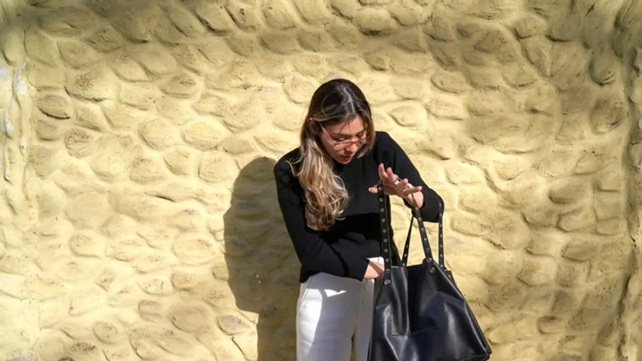 Here are 12 summer essentials to carry in your handbag Here are 12 summer essentials to carry in your handbag