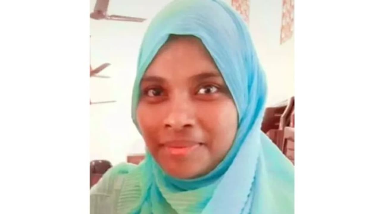 കുടുംബത്തോടൊപ്പം സന്ദര്‍ശക വിസയിലെത്തിയ മലയാളി യുവതി ഹൃദയാഘാതം മൂലം മരിച്ചു