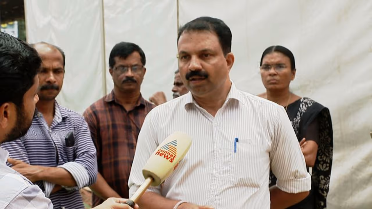 കോംട്രസ്റ്റ് ഫാക്ടറി പ്രശ്നം: അടിയന്തിര ഇടപെടലാവശ്യപ്പെട്ട് തൊഴിലാളികൾ, സർക്കാരിന് മെല്ലെപ്പോക്ക്