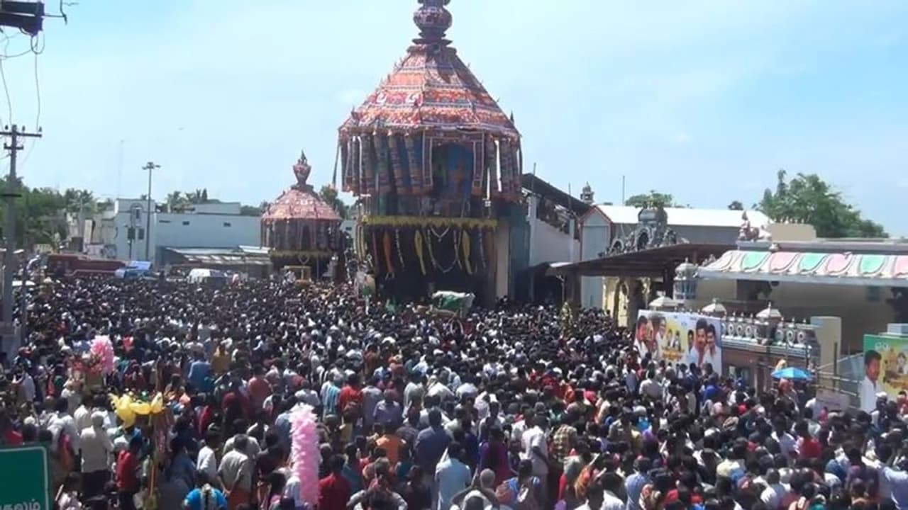 ஓம் நமசிவாய கோஷத்துடன் அரங்கேறிய அவினாசி லிங்கேசுவரர் ஆலய சித்திரை தேரோட்டம்