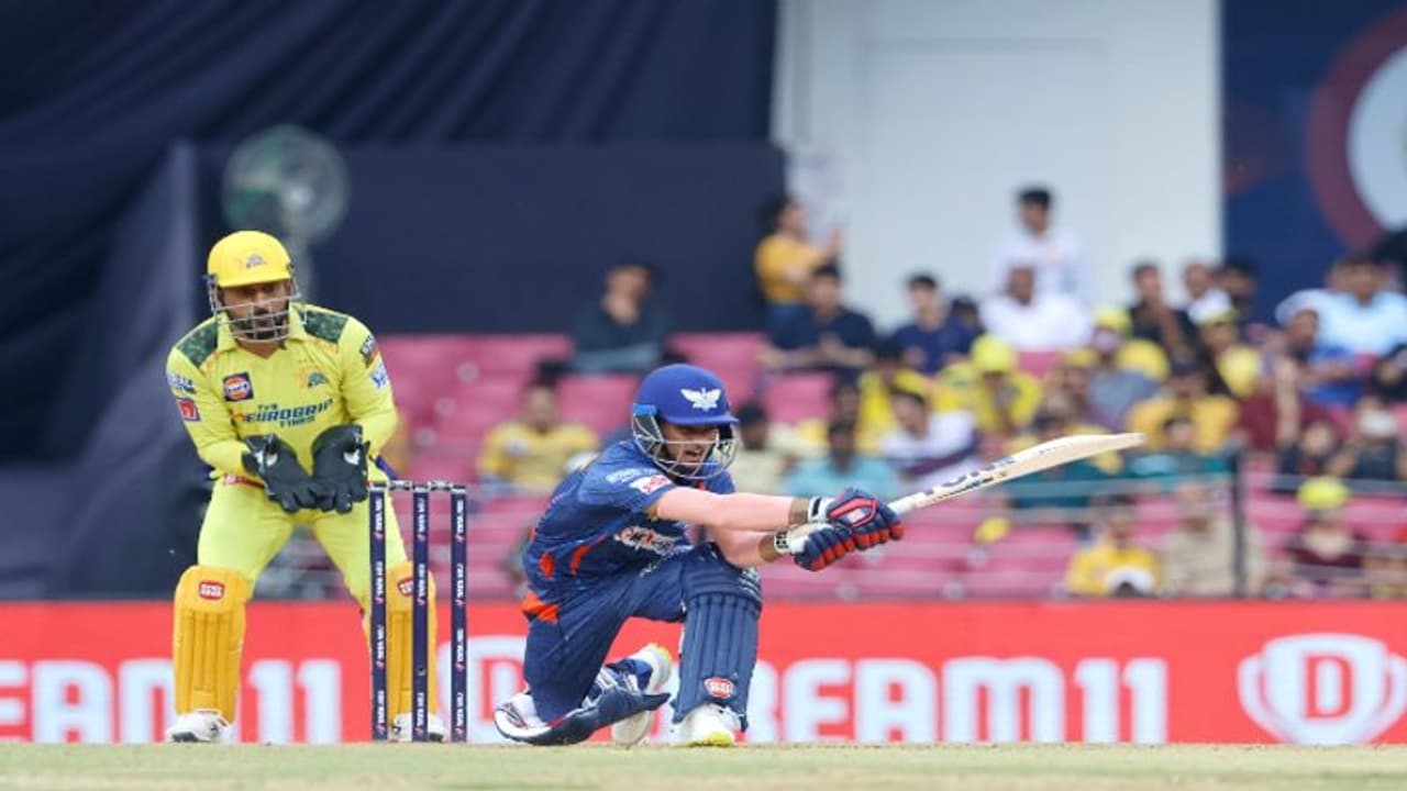 லக்னோ மீண்டும் பேட்டிங் இல்லையா? 4 பந்துகள் இருக்கும் போது மழை: சென்னைக்கு இலக்கு என்ன?