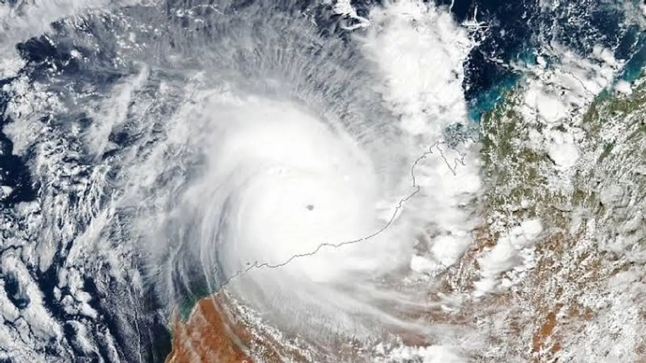 മോഖ ചുഴലിക്കാറ്റ് അതി തീവ്ര ചുഴലിക്കാറ്റായി; ഞായറാഴ്ചയോടെ ബംഗ്ലാദേശ് മ്യാൻമാർ തീരം തൊടും, കേരളത്തിലും മഴ 