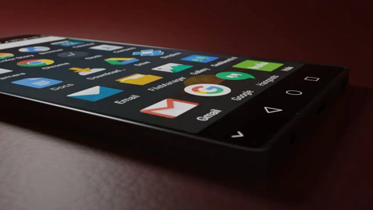 Boss gets drunk text from employee at 2 am, Take a look at viral post & how netizens reacted