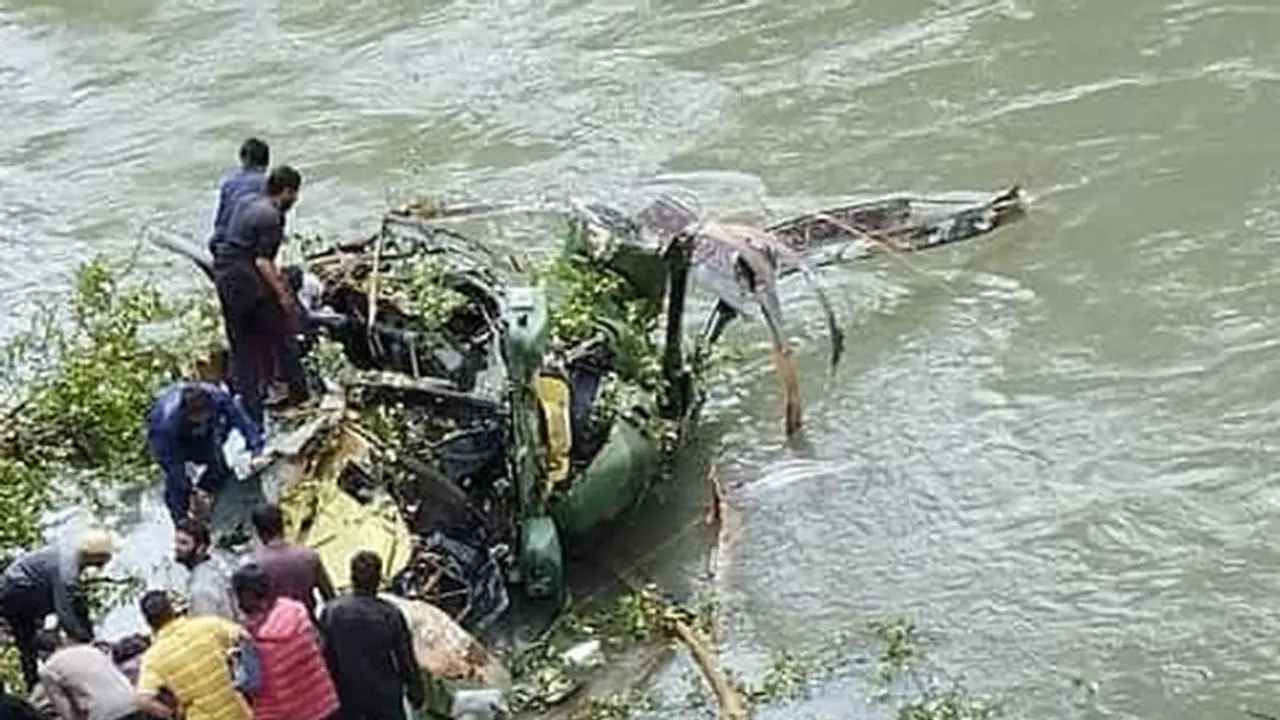 Indian Army chopper crashes in J&K's Kishtwar with 3 on board, all injured personnel evacuated Indian Army chopper crashes in J&K's Kishtwar with 3 on board, all injured personnel evacuated