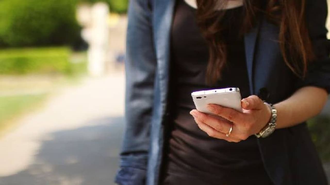 ഫുഡ് ഡെലിവറി ആപ്പ് പണം തട്ടി, 11000 രൂപ നഷ്ടപ്പെട്ടുവെന്ന് യുവതിയുടെ ആരോപണം ഫുഡ് ഡെലിവറി ആപ്പ് പണം തട്ടി, 11000 രൂപ നഷ്ടപ്പെട്ടുവെന്ന് യുവതിയുടെ ആരോപണം