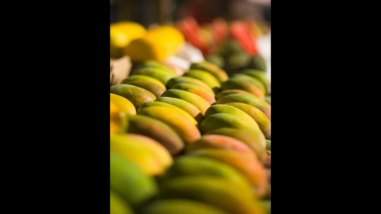 കേരള പൊലീസിന് 'മാങ്ങ' വീണ്ടും തലവേദനയാകുന്നു; മേലുദ്യോഗസ്ഥന്റെ പേരിൽ 5 കിലോ മാങ്ങ വാങ്ങി പൊലീസുകാരൻ മുങ്ങി കേരള പൊലീസിന് 'മാങ്ങ' വീണ്ടും തലവേദനയാകുന്നു; മേലുദ്യോഗസ്ഥന്റെ പേരിൽ 5 കിലോ മാങ്ങ വാങ്ങി പൊലീസുകാരൻ മുങ്ങി