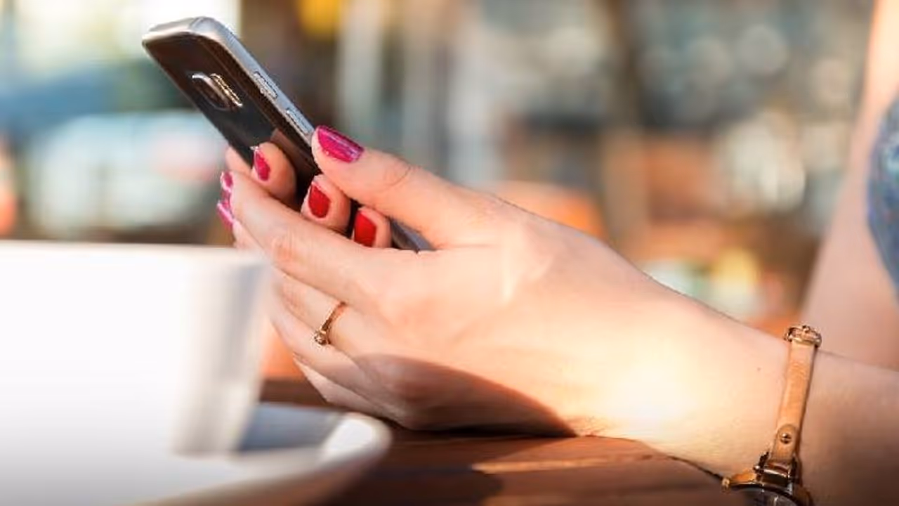 ഫോണിൽ മുഴുകിയ അമ്മ ഒന്നുമറിഞ്ഞില്ല, 3 വയസ്സുകാരന് വാട്ടർ പാര്‍ക്കിൽ ദാരുണാന്ത്യം; അറസ്റ്റ് ചെയ്ത് പൊലീസ് 